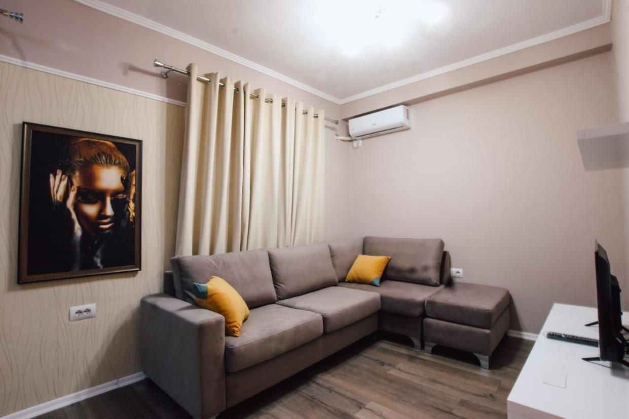 Novs Apartment 1 Gjirokastra Kültér fotó